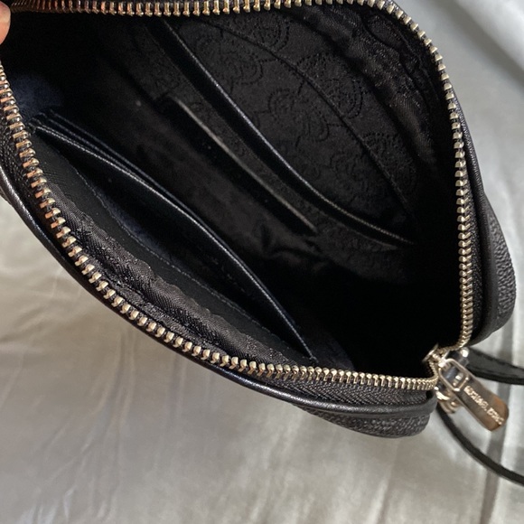 Michael Kors crossbody bag with partial chain strap - Picture 6 of 7